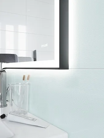 Зеркало LED 011 design 80x70 с подсветкой часы металл. рамка прямоугольное