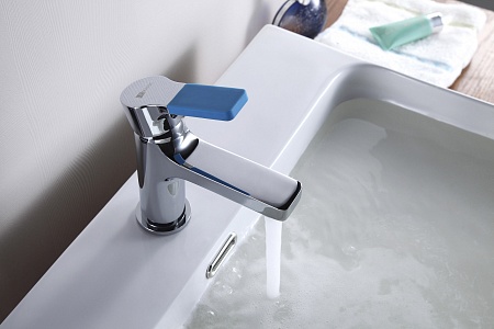 Смеситель Lemark Aura LM0606C для умывальника монолитный, хром