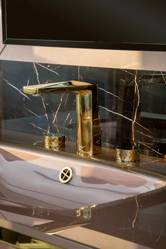 Смеситель Boheme Venturo 150-G-DIAMOND для раковины, золото