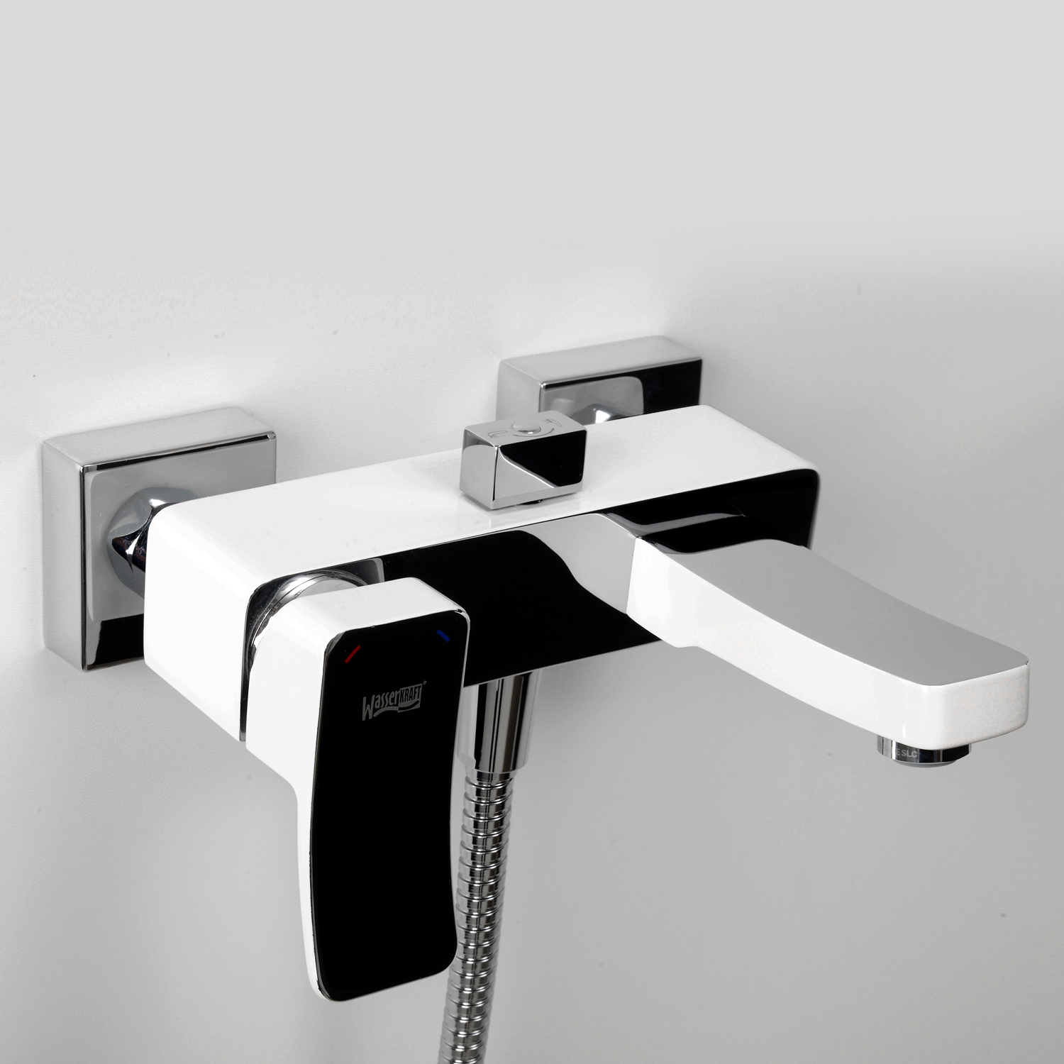 Смеситель Wasserkraft Aller 1060White для ванны с коротким изливом 1061WHITE