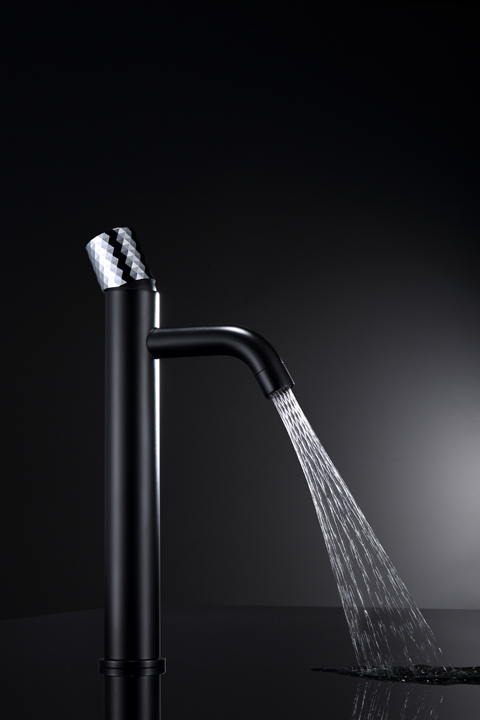 Смеситель Boheme Stick 122-BCR для раковины, black diamond chrome